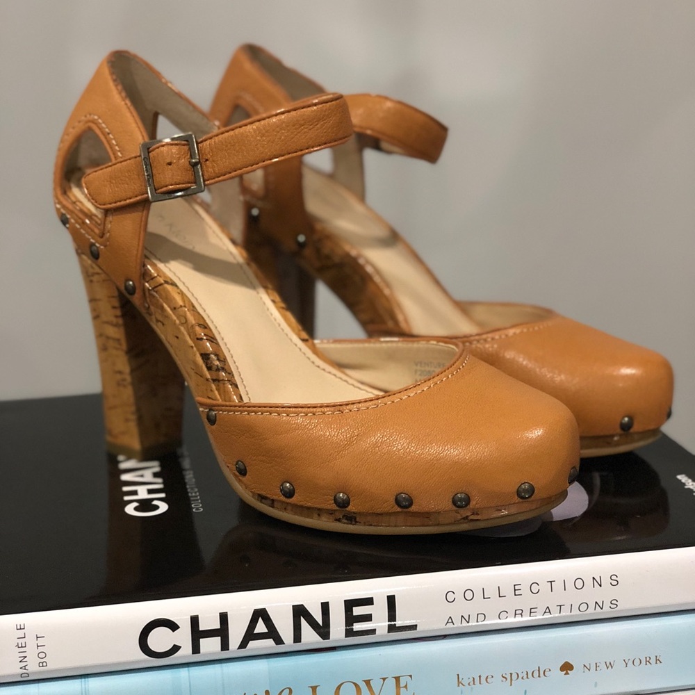 Calvin Klein caramel leather platform shoes